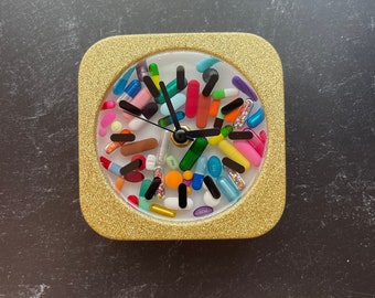 Gold Glitter Chill Pill Desk Clock
