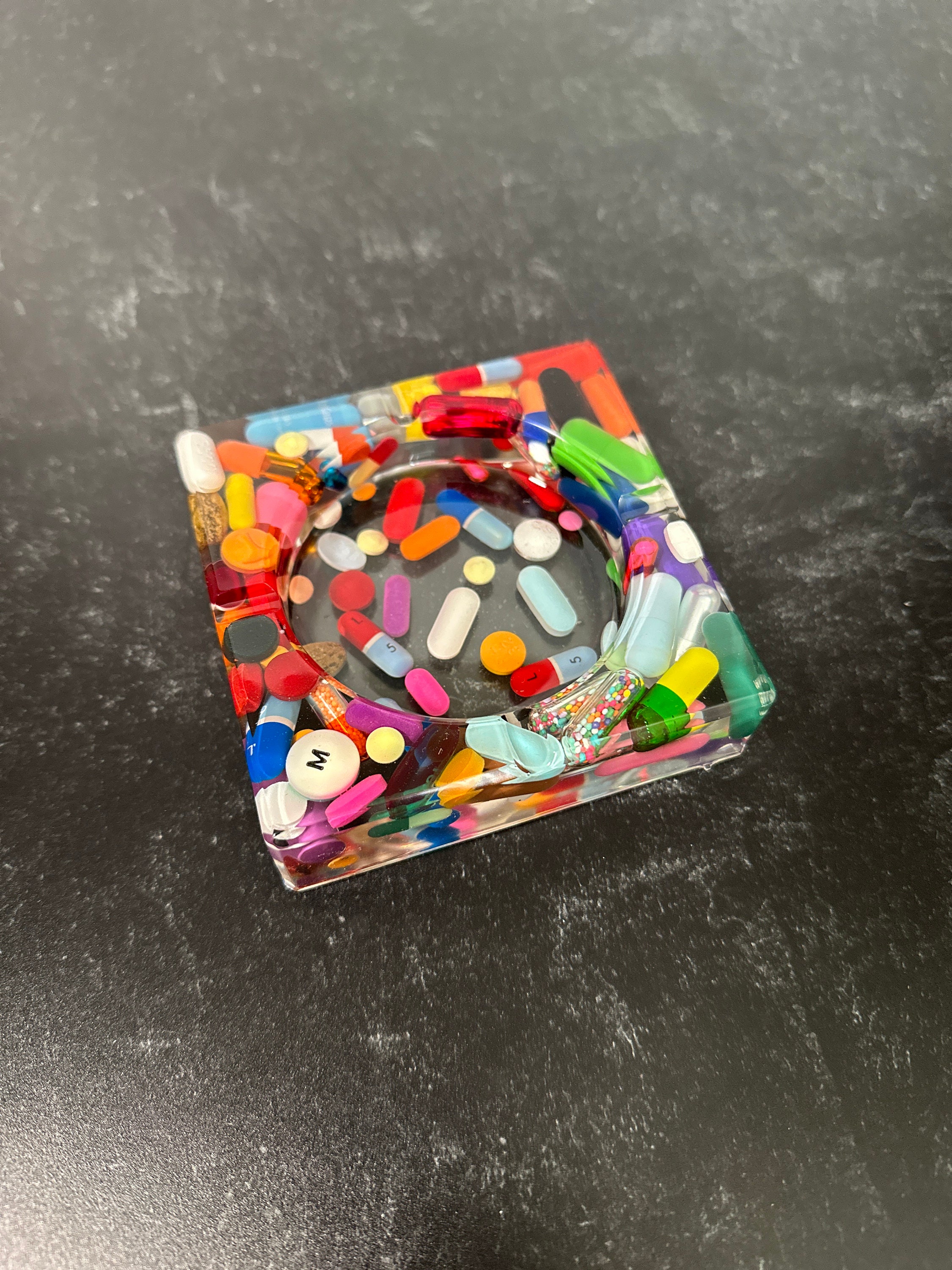 Small Chill Pill Square with Round Ashtray (Single)