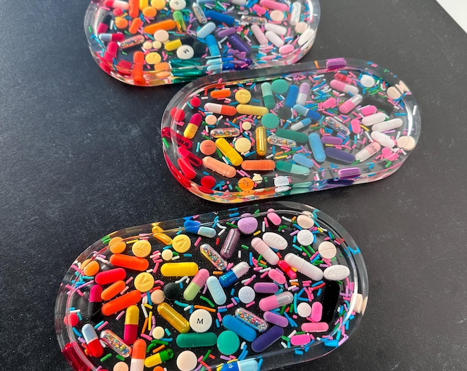 Rainbow Chill Pill Resin Tray With Sprinkles (Single)