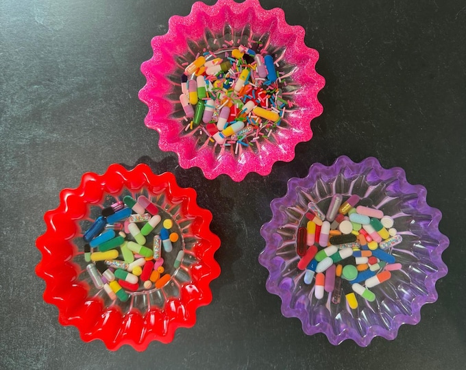 One & Done Color Rim Chill Pill Candy Dish (Single)