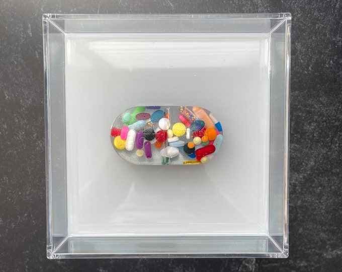 7.5"x7.5" Chill Pill Resin Art - Capsule