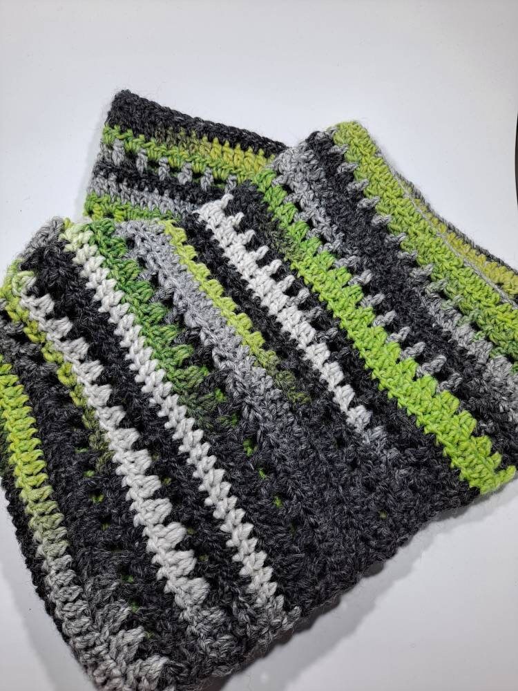 Couverture en Laine Tricotée A La Main