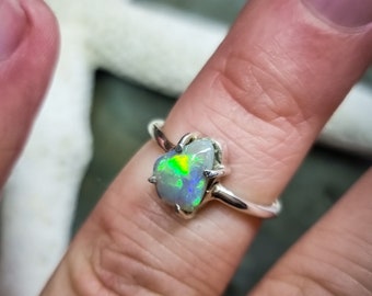 Ring mit australischem Opal in Silber 925, Größe 50 FR, 5,5 US.