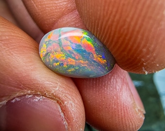 Australian dark opal, Lightning Ridge, 2.08 carats