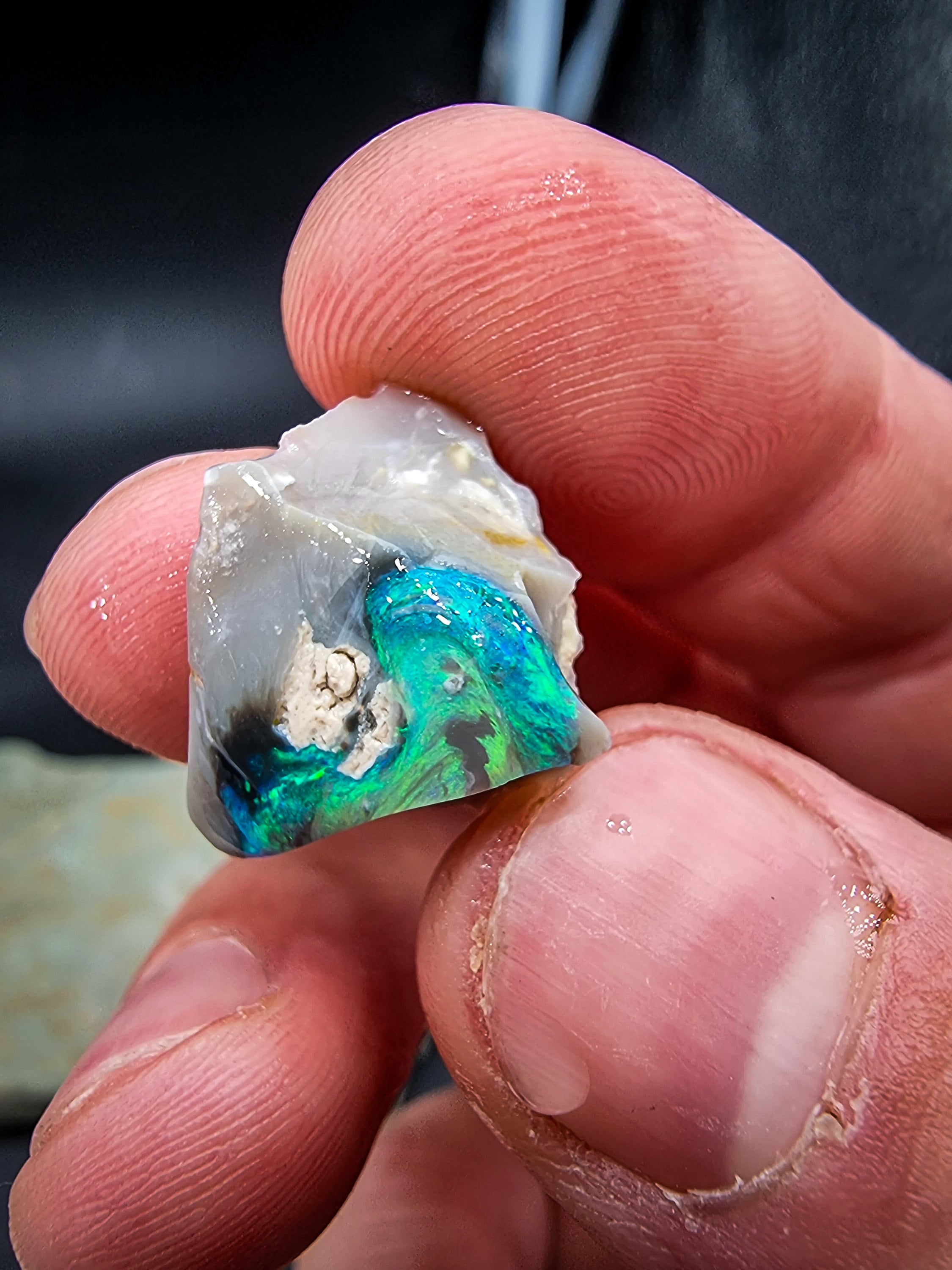 Opale Brute Australienne Lightning Ridge Non Traitée - 89.20 Carats, 15x10x7 Mm, Multicolore