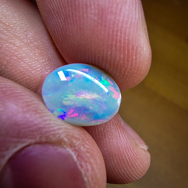 Opale sombre d'Australie , Lightning Ridge, 2 carats