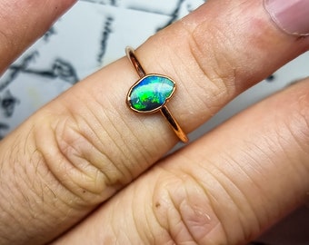 Australischer schwarzer Opalring, minimalistischer Stil Größe 51;  5,75 US-Dollar
