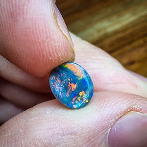 Dark Australian Opal, Lightning Ridge, 1.37 carats