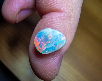 Opale sombre d'Australie, Lightning Ridge, 1.31 carats