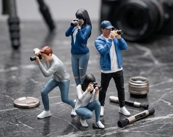 1 Miniatura de Fotógrafo em Escala 1/64 | Miniatura de Cinegrafista | Câmera fotográfica em miniatura para decoração de cenários ou mesas