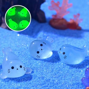 10Pcs Kawaii Glow in the Dark Seal Cabochons, Mini Seal Luminous Resin Charms for Craft, Seal Figurines for Decor, Animal Ocean Resin Charms