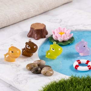 20Pcs Small Luminous Mini Capybara | Miniature Capybara Figurine | Glow Resin Animal for Desk or Decor | Kawaii Capybara Figure for Display