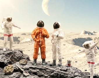 1Pc Miniature Astronaut Figurine | Astronaut Action Figure 1/64 | Miniature Spacewalker Figure for Display