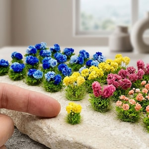 20Pcs Green Grass with Deep Blue Flowers | Flower Grass Stuff for Diorama, Garden Scene & Model Railways Scenery | Tiny Bloom Clusters