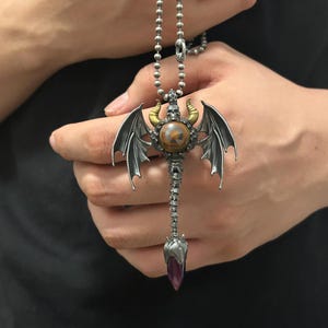 Wisiorek z kamieniem szlachetnym Little Devil — Wisiorek ze srebra próby 925 — Ręcznie robiony kreatywny wisiorek — Wykwintna kolekcja limitowana