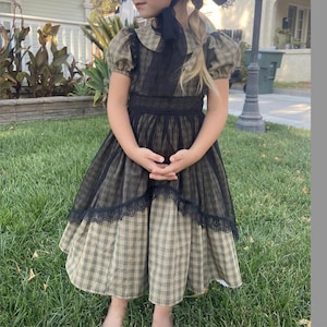 Girls Vintage Witch Costume