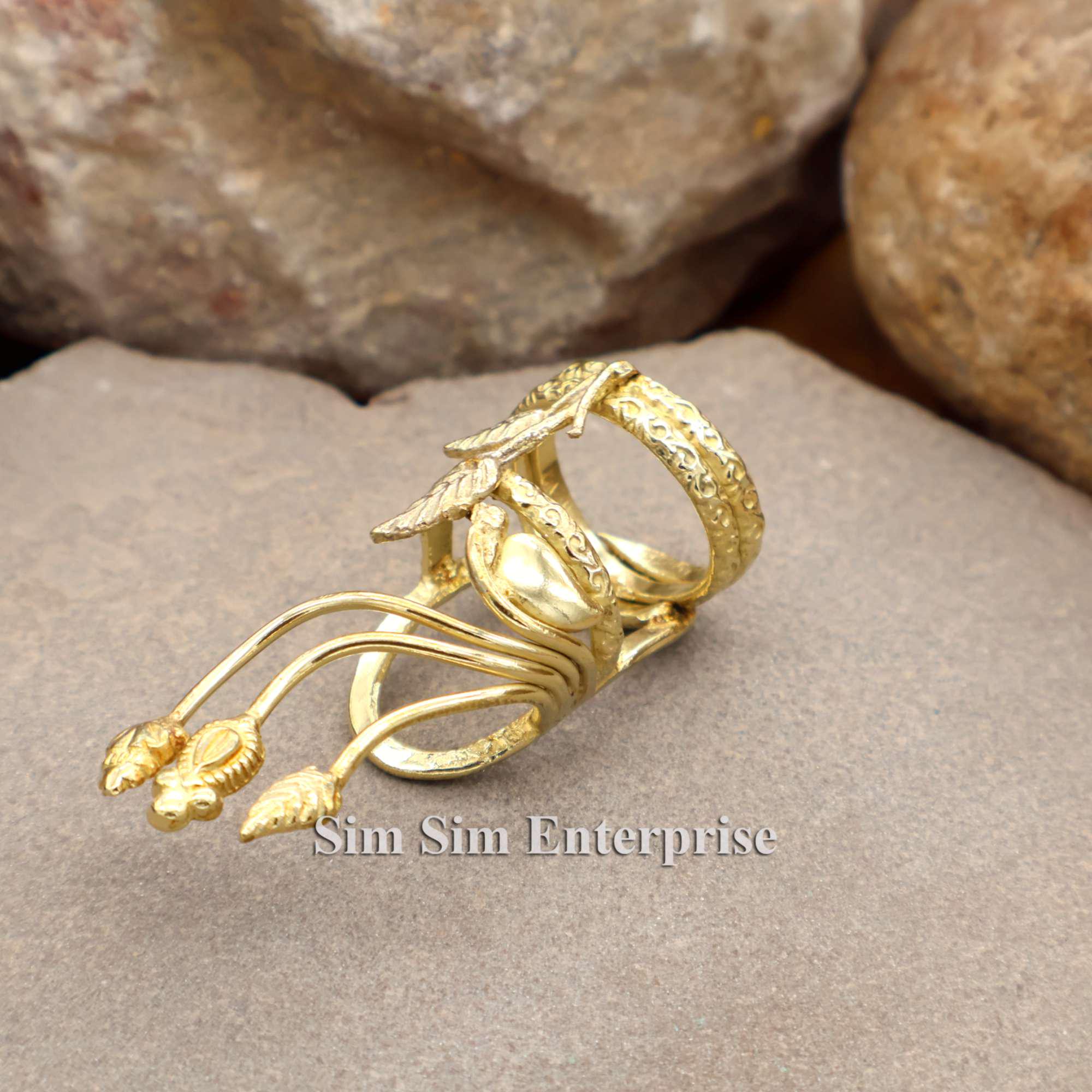 痛みを和らげる調整可能な真鍮製トリシューラ関節炎リング、ユニークな