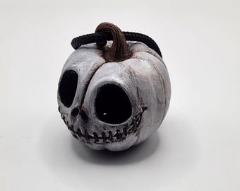 Colgante para espejo retrovisor de Jack Skellington / Accesorio para coche impreso en 3D y pintado a mano