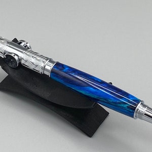 Ever need something to do while on a zoom meeting? Here is the Fidget Spinner pen.