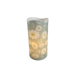 Green and White Daisy LED Flameless Candle