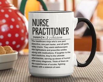tasse d'infirmière praticienne | Cadeau de remise des diplômes NP personnalisé