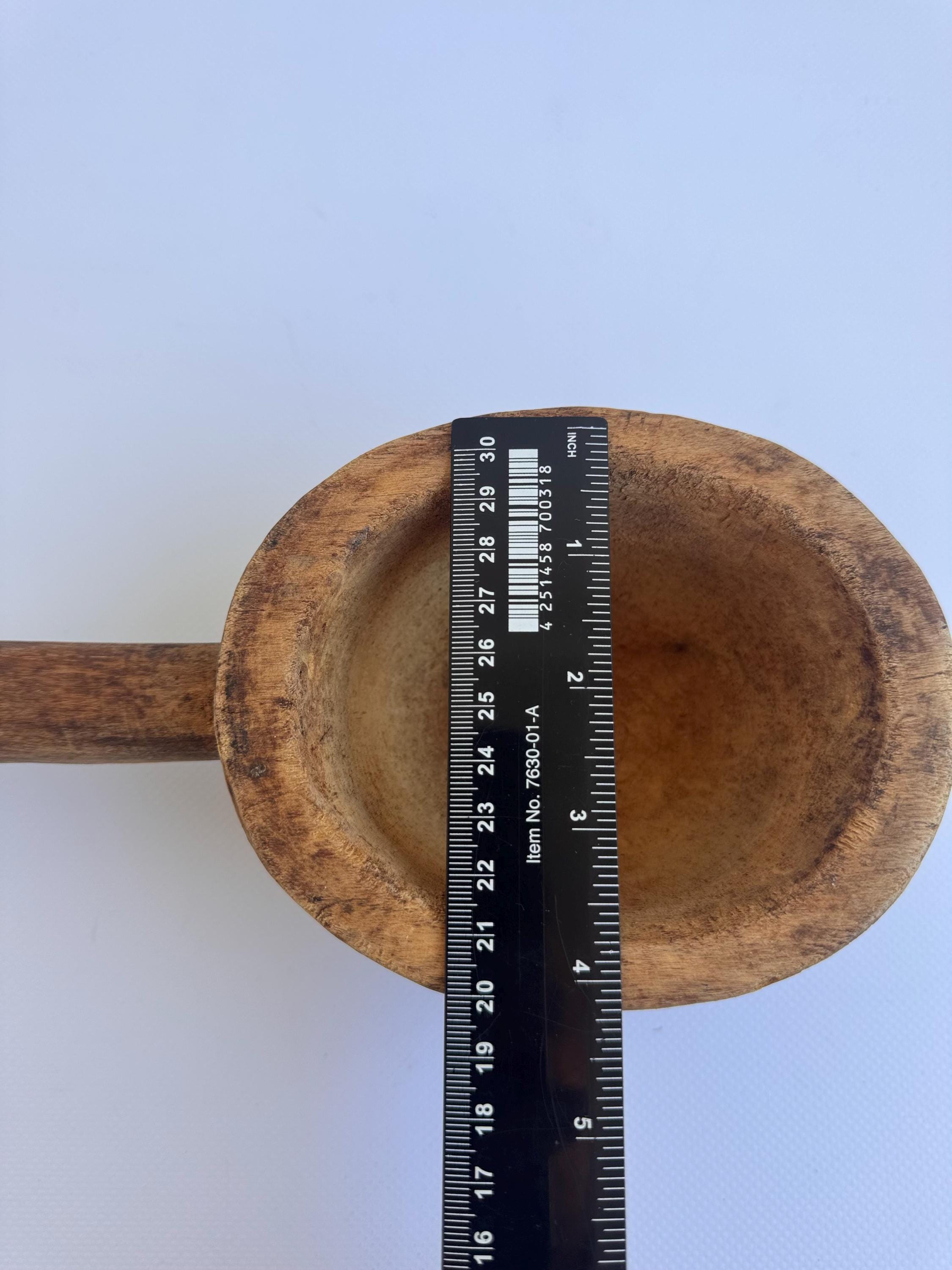 アンティークの手彫り木製スクープ。素朴なキッチンツール。素朴な装飾 