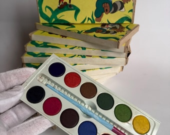 Vintage watercolor dry paints 12 colors. A set of paints for drawing, produced in the Ukrainian SSR. A set of 10 boxes.