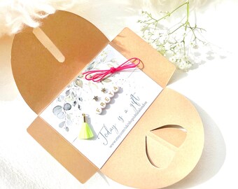 DIY Friendship Bracelet Kit: Personalised Party Bag Favour with Gold Beads, Christmas Activity