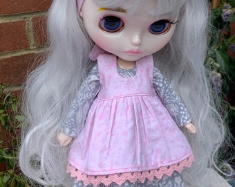 Clothes for Blythe, dress, pinafore, socks, scarf
