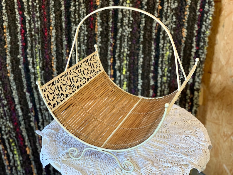 Leaves and Flowers Pattern Rusty Metal Frame Shabby Chic Wicker Basket with Metal Frame Storage Stand Rattan Basket Mid Century Stand