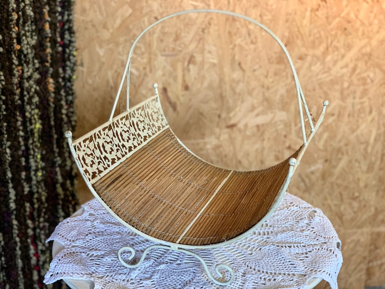 Leaves and Flowers Pattern Rusty Metal Frame Shabby Chic Wicker Basket with Metal Frame Storage Stand Rattan Basket Mid Century Stand