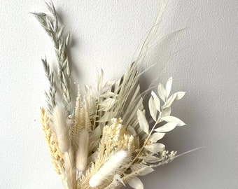 White and cream mix bleached dried flower bakers box, cut for cake size. Dried flower arrangement. Bakers box. Palm spear cake