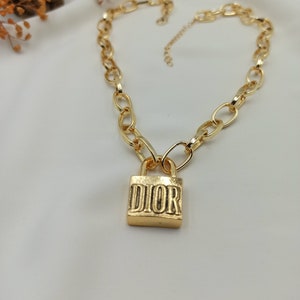 dior necklace lock