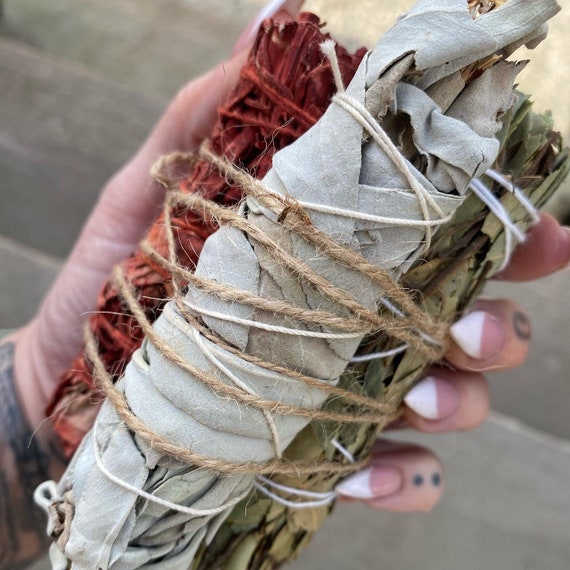 Dragons Blood/bay Leaves Smudge Bundle White Sage Sticks Etsy