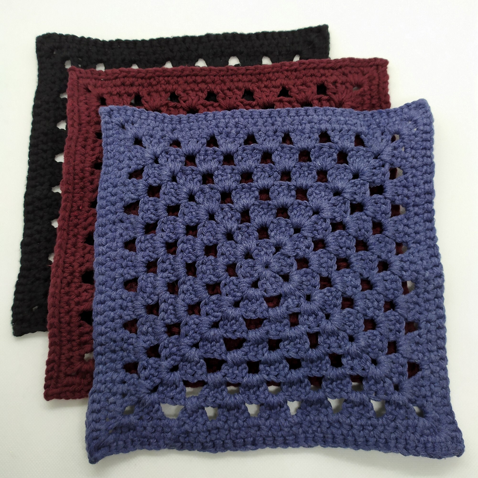 Dessous de Plat Carré en Fil Coton 22 cm Fait Main Au Crochet Motif Granny