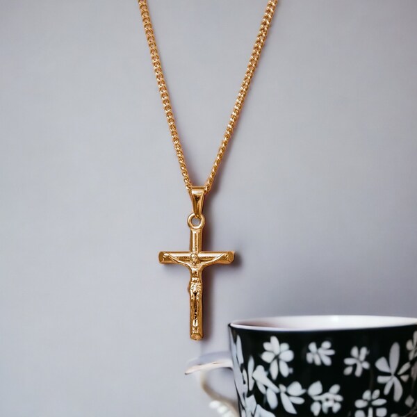 18k solid gold crucifix pendant Clearance