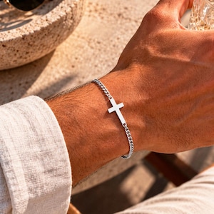 Men's Silver Cross Bracelet, Curb Chain, Christian Jewelry, Stainless Steel, Mens Jewelry, Religious Gift, Boyfriend Gift for Men