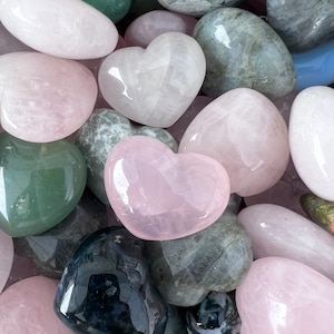 Medium crystal hearts / Crystal hearts / Green aventurine / Rose quartz / Natural crystals / Crystals