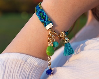 Handmade Mexican Friendship Bracelet: Boho Charm, Colorful Woven Jewelry