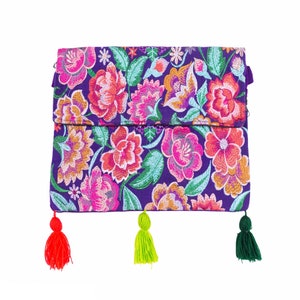 Mexican Floral Embroidered Purse. Colorful Mexican Handbag. Mexican Tassel Clutch. Artisanal Floral Purse. Mexican Artisanal Crossbody Bag