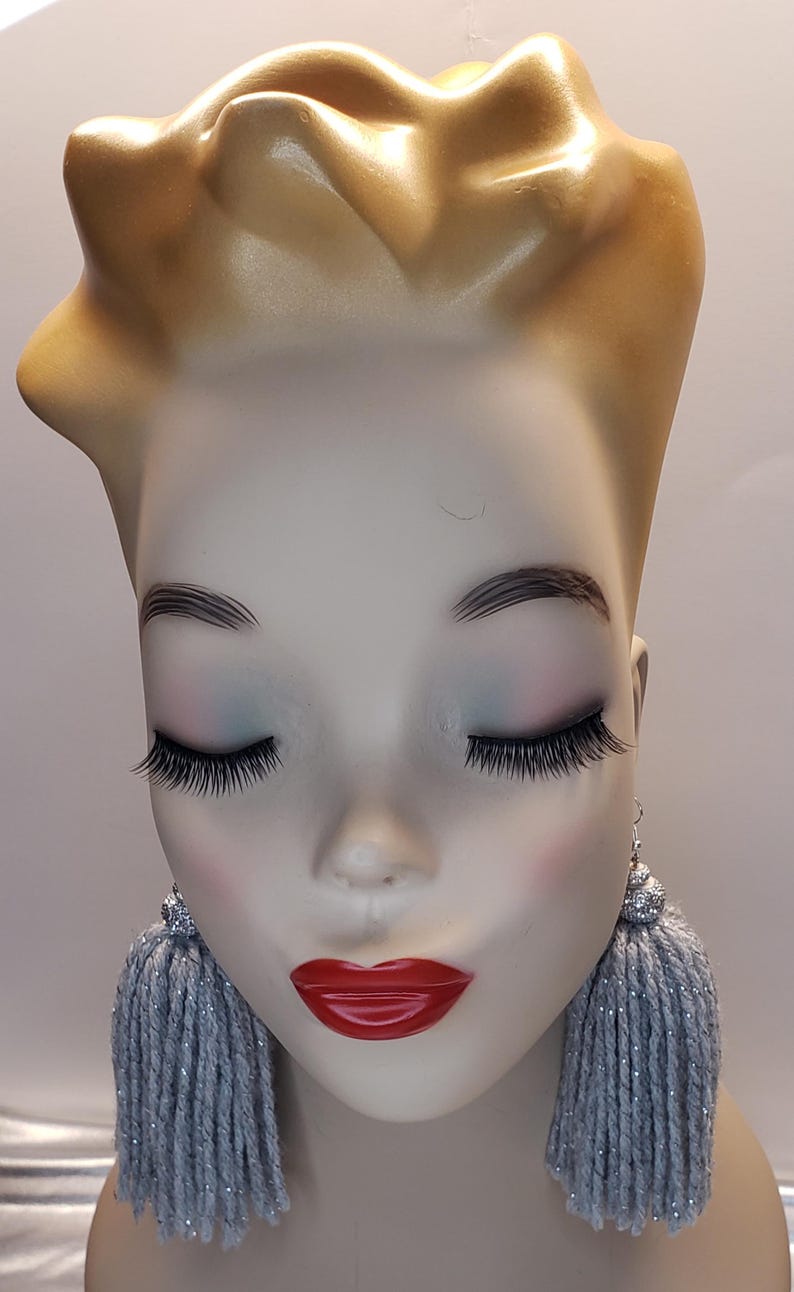 Dangle earrings (tassel style) main image 1