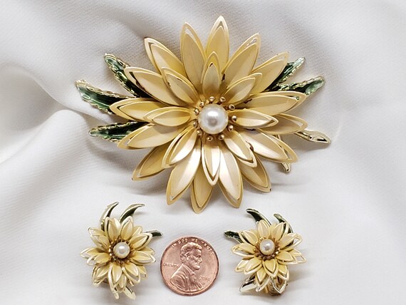 Vintage Enamel Topaz Citrine Rhinestone Flower Starburst Autumn Brass Brooch