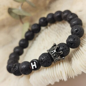 Pulsera de perlas hecha de piedras de lava negra y corona MEJOR idea de regalo para novia Nazar, pulsera de la amistad, corona, regalo, pareja imagen 2