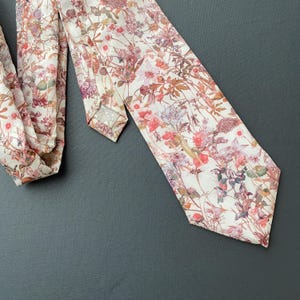 Liberty Necktie in Light Pink Wildflowers - Handmade Liberty Tana Lawn Fabric Men&#39;s Tie, Wedding Tie, Groomsmen Tie, Pocket Square