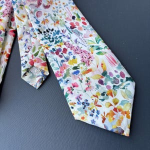 Liberty Necktie in Ivory Floral Watercolour Wildflower &quot;Felda&quot; Print, Liberty Men&#39;s Tie, Wedding Tie, Classic Tie, Slim Tie, Skinny Tie