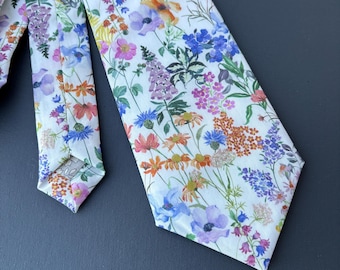 Liberty Necktie in White 'Purley Meadow' Wildflower Print, Liberty Fabric Men's Tie, Wedding Tie, Classic Tie, Slim Tie, Skinny Tie