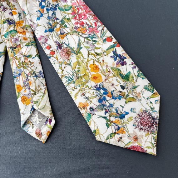 Liberty Necktie in Ivory / Cream Wildflowers, Handmade Liberty of London Tana Lawn Fabric Men's Tie, Wedding Tie, Grooms Tie / Pocket Square