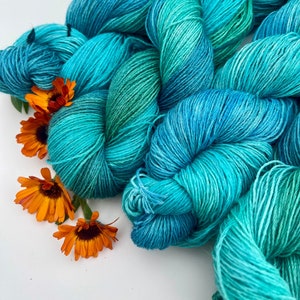 Gala Flok Multicolor Eyelash Yarn Turquoise - Humboldt Haberdashery