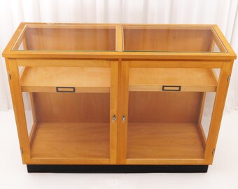 vintage Apotheker Schrank, Midcentury Sideboard vintage, originale Apotheker Vitrine aus den 50er Jahren, retro Apotheker Schrank Glas