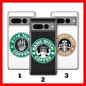 Könnte beinhalten: Drei Handyhüllen mit Parodie-Logos. Eine weiße Hülle hat ein grünes Logo mit einer Skeletthand und dem Text "F**K THA COFFEE". Die zweite schwarze Hülle hat ein grünes Logo mit dem Text "BASIC BITCH I CAN'T EVEN COFFEE". Die dritte weiße Hülle hat ein Logo mit einer Krankenschwester und dem Text "NURSE NEEDS COFFEE".